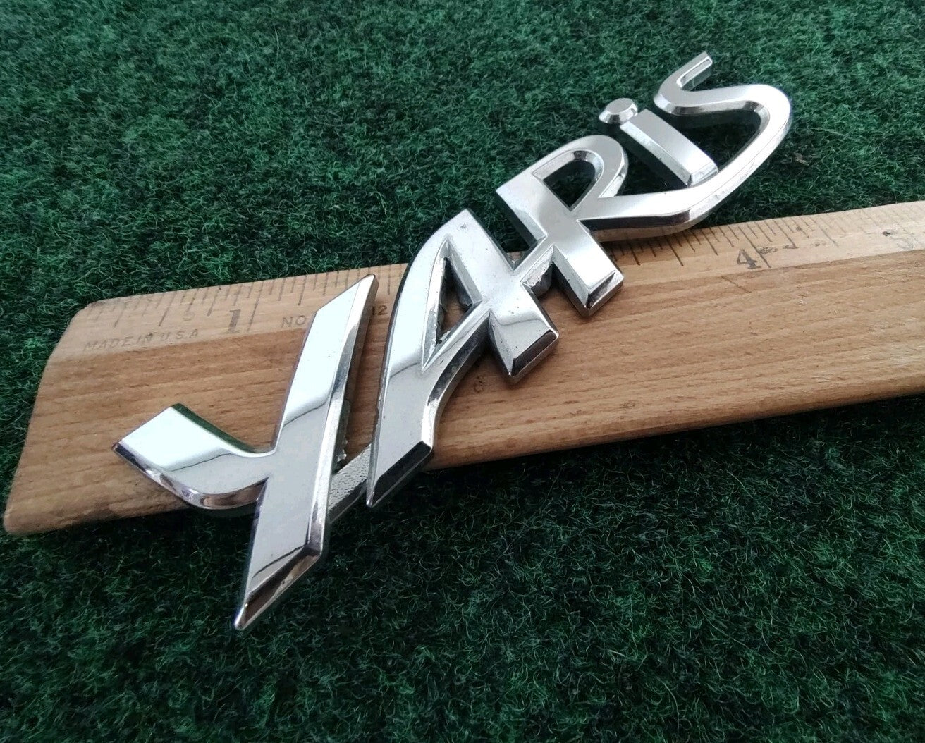 2006-2011 TOYOTA YARIS REAR EMBLEM LOGO BADGE SYMBOL CHROME LETTERS OEM 5S5