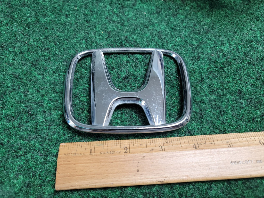 2005-2010 HONDA ODYSSEY REAR LIFTGATE EMBLEM LOGO SYMBOL 75701-SHJ-A000 OEM 2M5
