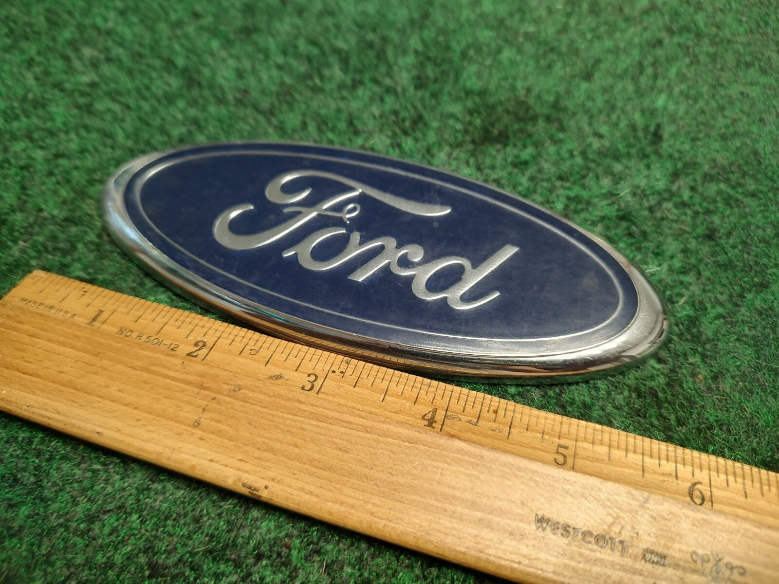 Ford  Blue Oval E-Series & Windstar Grille Emblem Nameplate F8UB-8C020-AA 3S6