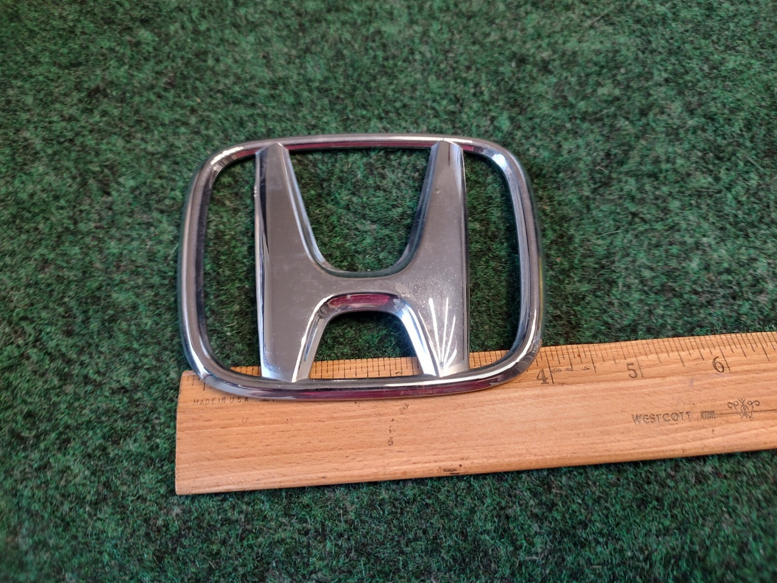 2005-2010 HONDA ODYSSEY REAR LIFTGATE EMBLEM LOGO SYMBOL 75701-SHJ-A000 OEM 3S1