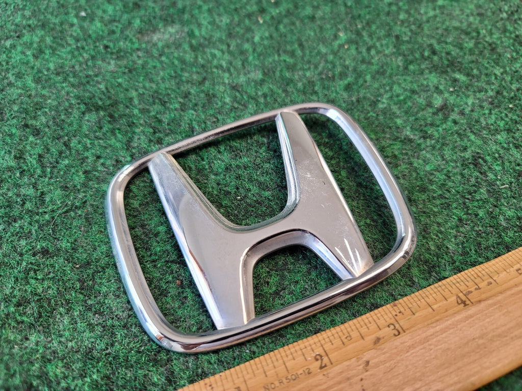 2005-2010 HONDA ODYSSEY REAR LIFTGATE EMBLEM LOGO SYMBOL 75701-SHJ-A000 OEM 1M4