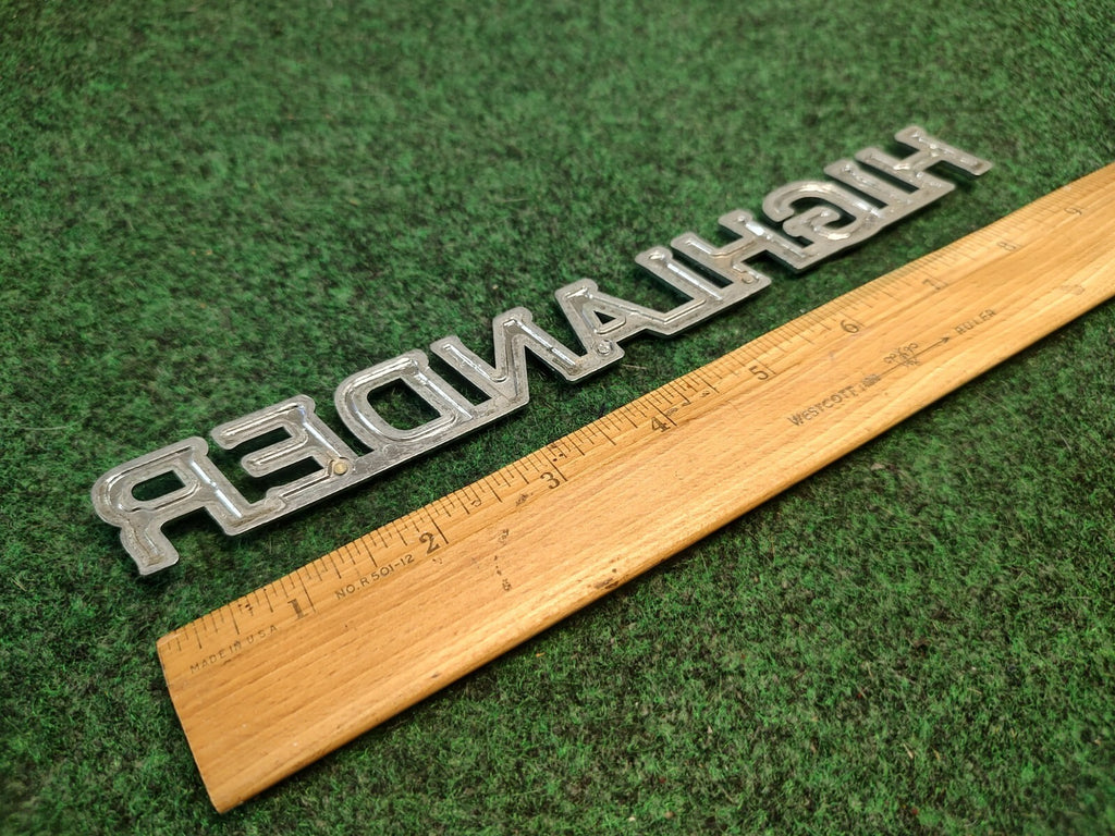 01 02 03 04 05 06 07 TOYOTA HIGHLANDER REAR LID EMBLEM LOGO BADGE SYMBOL 1S7