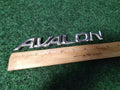 1995 - 1999 TOYOTA "AVALON" REAR TRUNK DECK EMBLEM NAME 75442-AC010 4S4