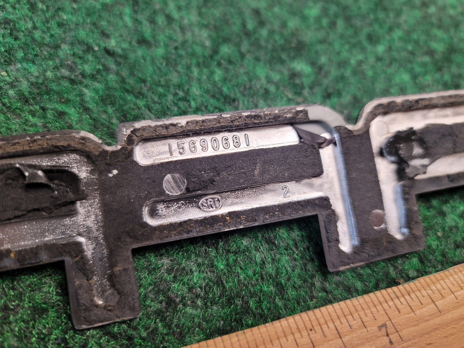 GMC 1995-2005 Safari Rear Door Emblem Badge Logo Nameplate Name 15690681 2M4