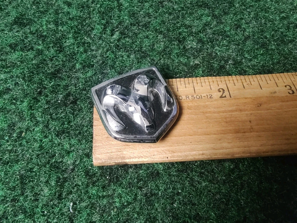DODGE STEERING WHEEL EMBLEM RAM 1500 2500 CHARGER NITRO DURANGO CARAVAN 7S3