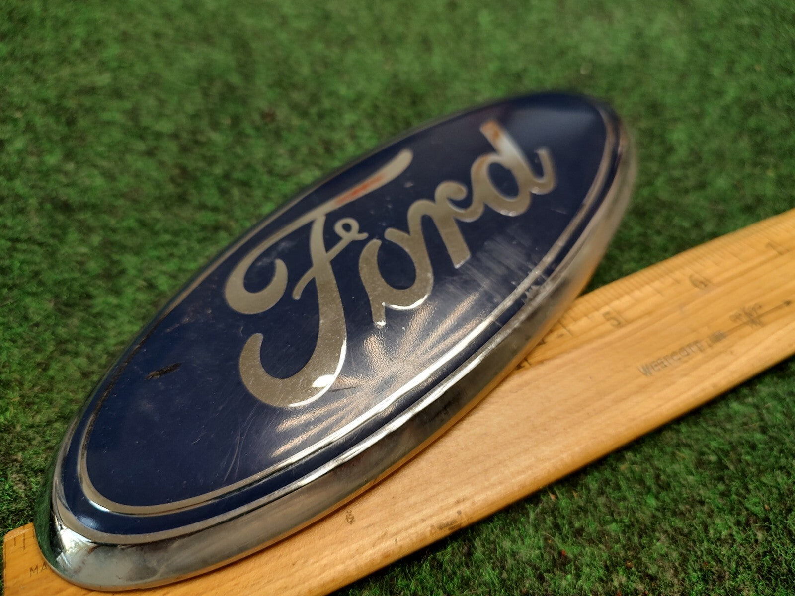 FORD 7 inch Oval Emblem OEM Gapn 5305 FOMOCO D720B 2S3