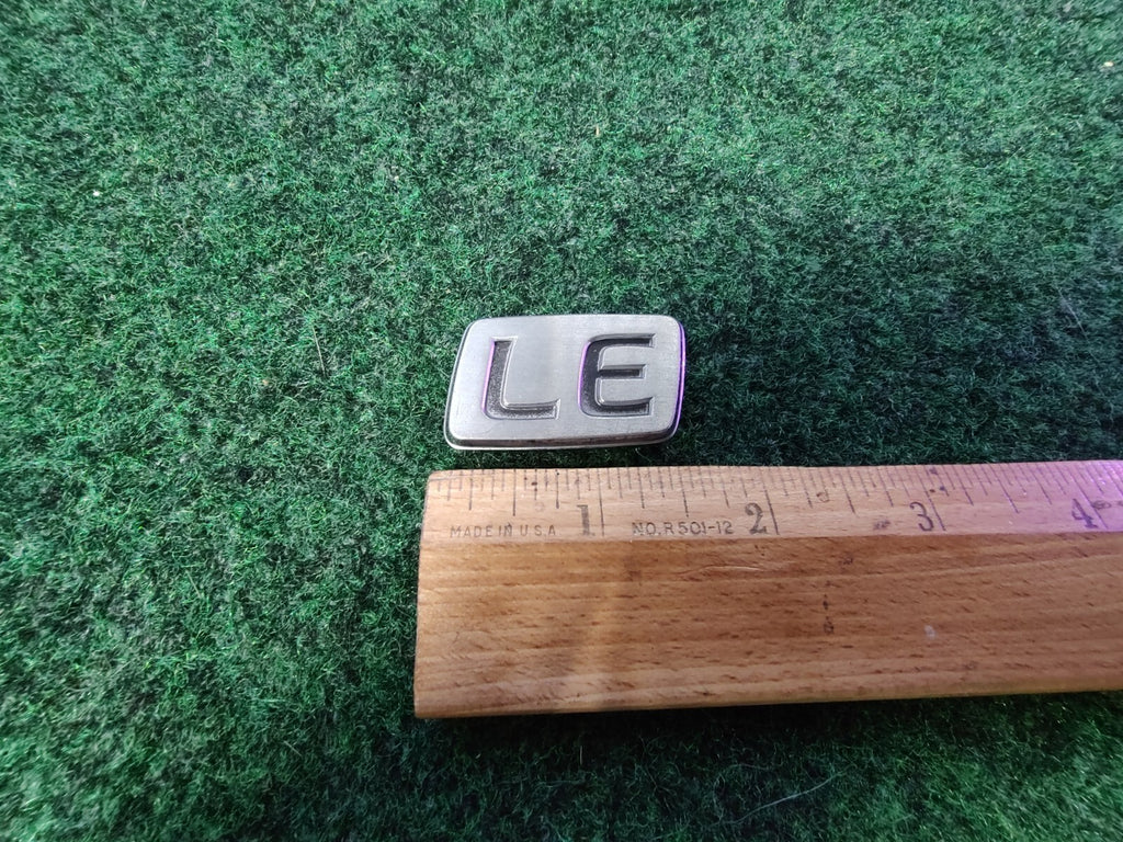 1997-2001 Toyota Camry LE Rear Trunk Emblem Badge Name Plate 75443-33080 OEM 1M6