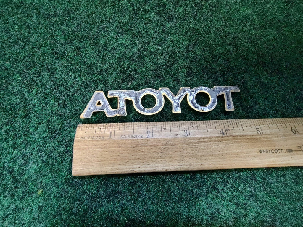 Toyota 1997-2001 Camry Gold Rear Trunk Emblem Badge Logo Name 75447-AA010 9L3