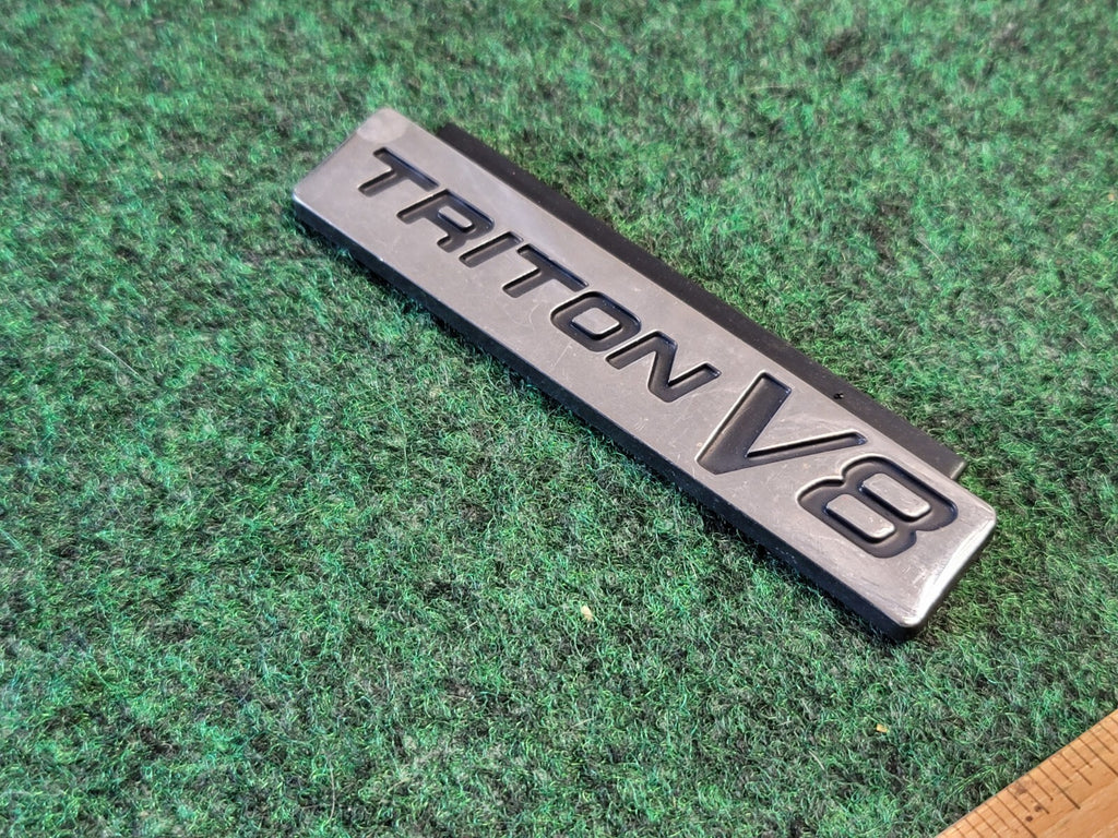 1997-03 FORD TRITON V8 FENDER EMBLEM GENUINE OEM  XL34-16B114-HA 1M5