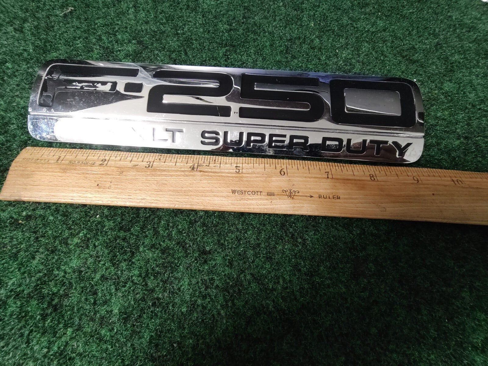 2005-2007 Ford F-250 XLT Super Duty Plastic Fender Emblem 5C34-16B114-V-CA 4S5