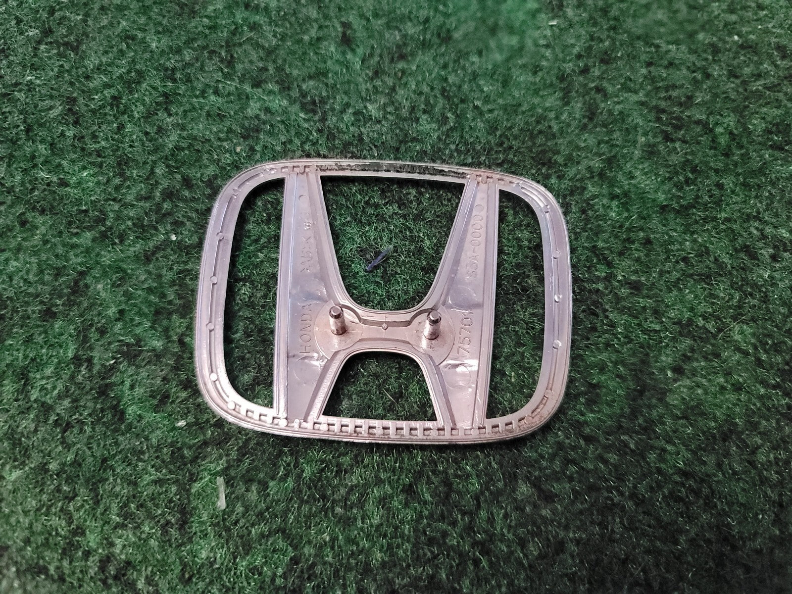 2001 - 2005 Honda Civic Rear Chrome Emblem Logo Badge 75701-S5A-0000 OEM 1M1