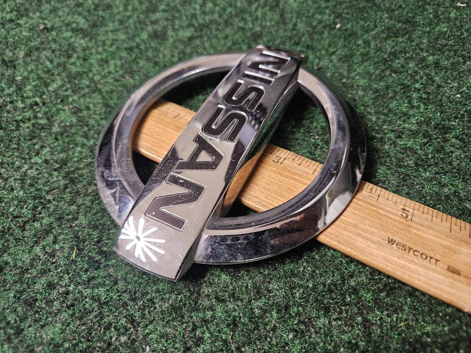 2005-2012 Nissan Pathfinder Xterra 2013 - 2015 Titan Rear Emblem 90891-EA500 2L4