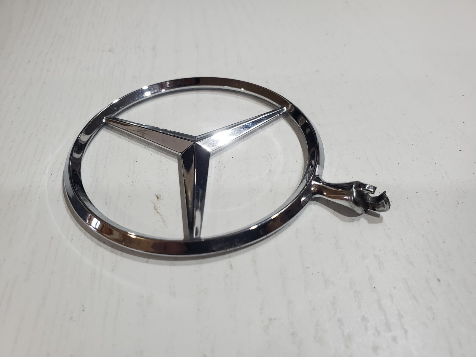 Chrome Hood Ornament Mercedes Benz S350 S550 C250 C300 E350 E63 AMG Broken 6L3