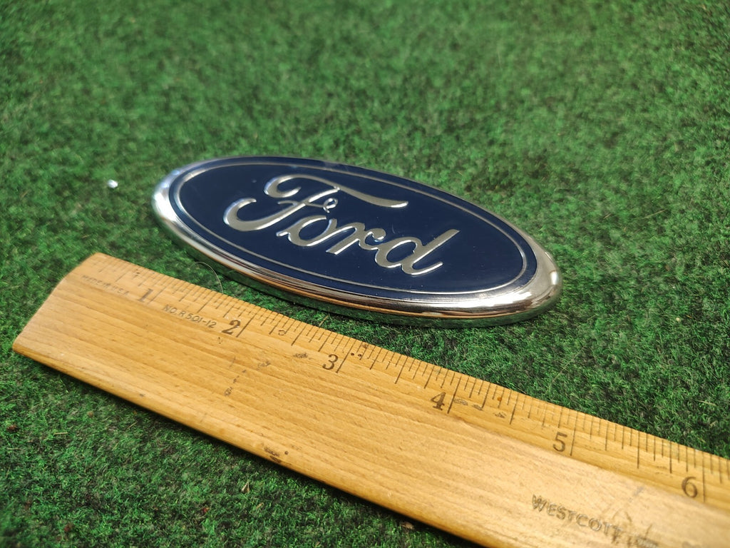 2001-2007 Ford Escape Tailgate Trunk Emblem BADGE YL84-7843500-AB 1S9