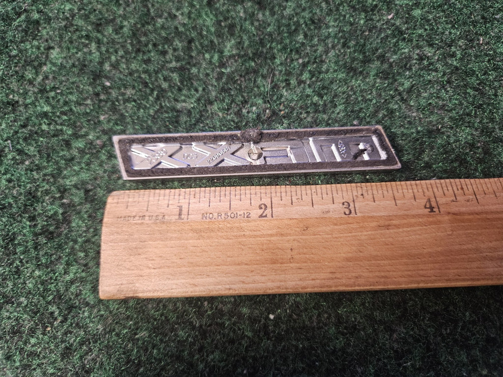 Chevy 2004-2007 Malibu Maxx Rear Emblem Badge Logo Nameplate Name 22696587 4M7