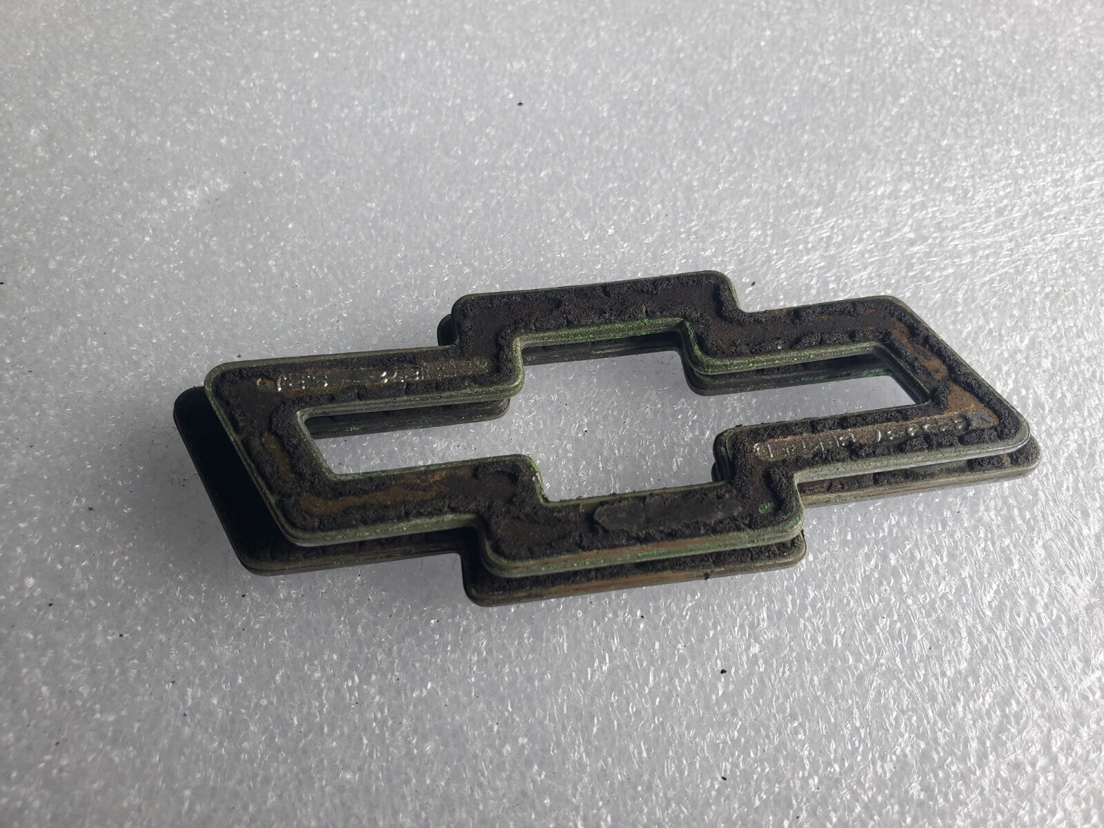 (2) 1995-1999 Chevrolet Cavalier Blue Bowtie Emblem 22591872 OEM VNTG