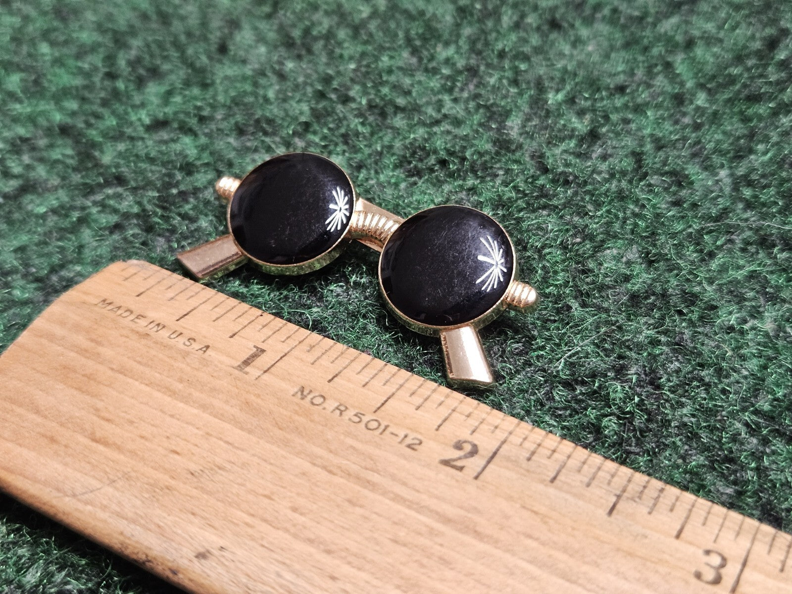 Oval Sunglasses in Gold Tone Metal Lapel Pin Brooch 1.75"