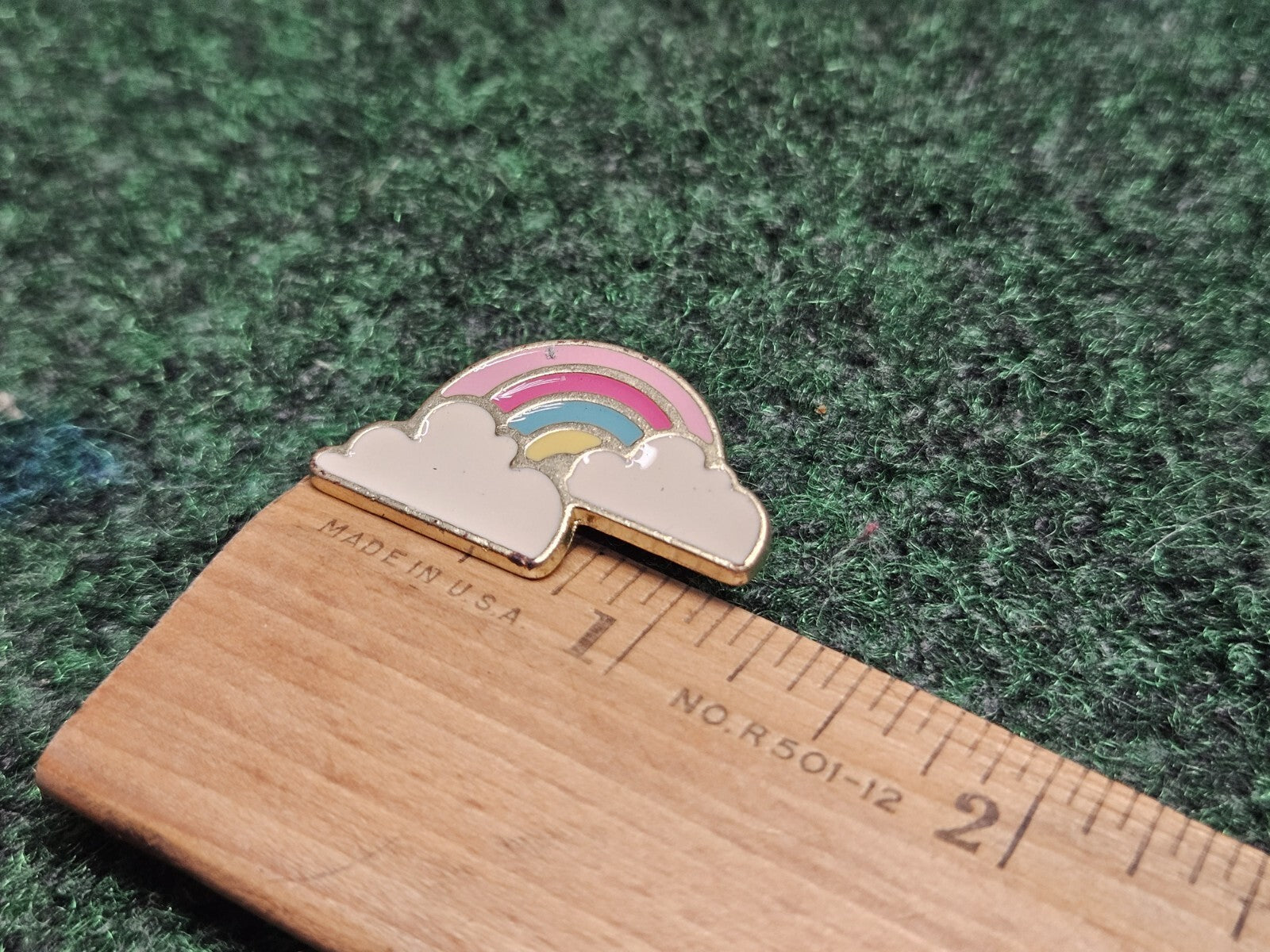 Rainbow Enamel And Cloud Collectible Pin Hat Lapel Souvenir Excellent Condition
