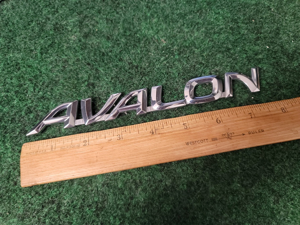 2000-2004 Toyota Avalon Rear Trunk Lid Tailgte Emblem 75442AC030 OEM 5S8