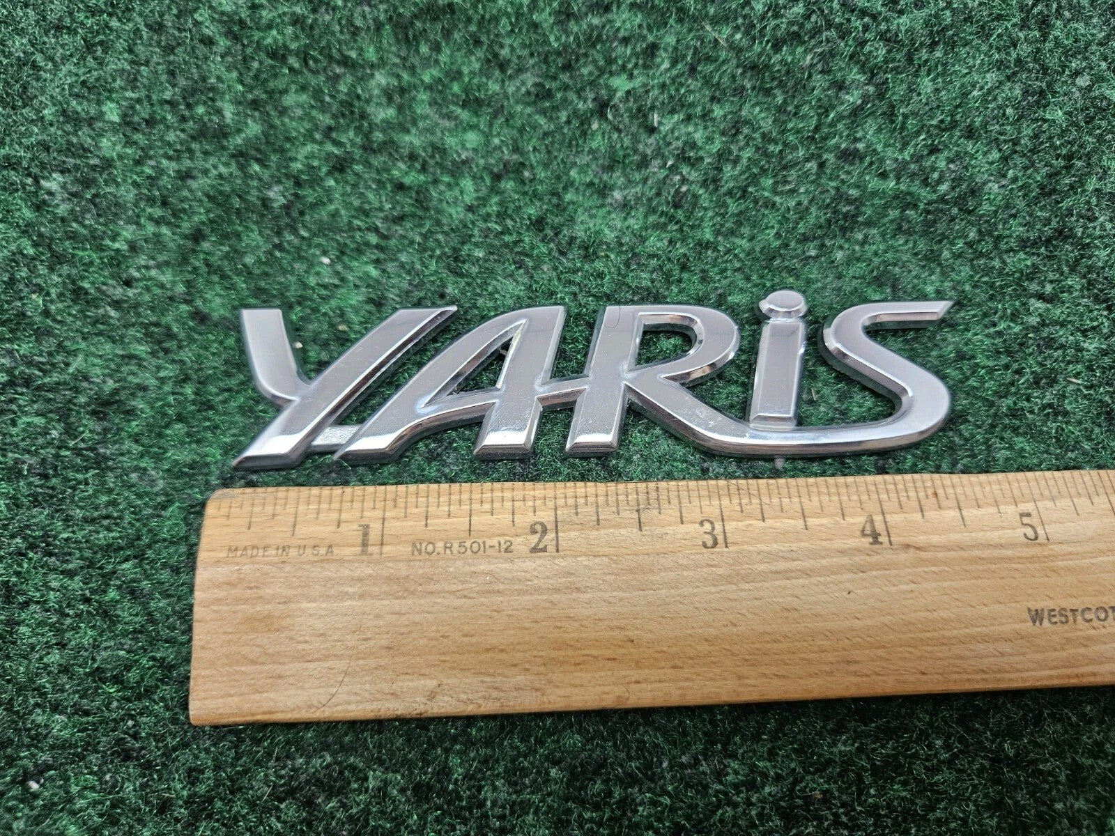 2006-2011 TOYOTA YARIS REAR EMBLEM LOGO BADGE SYMBOL CHROME LETTERS OEM GL1