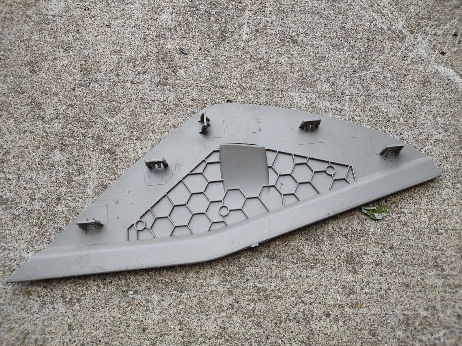 2008 - 2012 Ford Escape Dash Dashboard End Cover Trim Driver Left OEM JT4