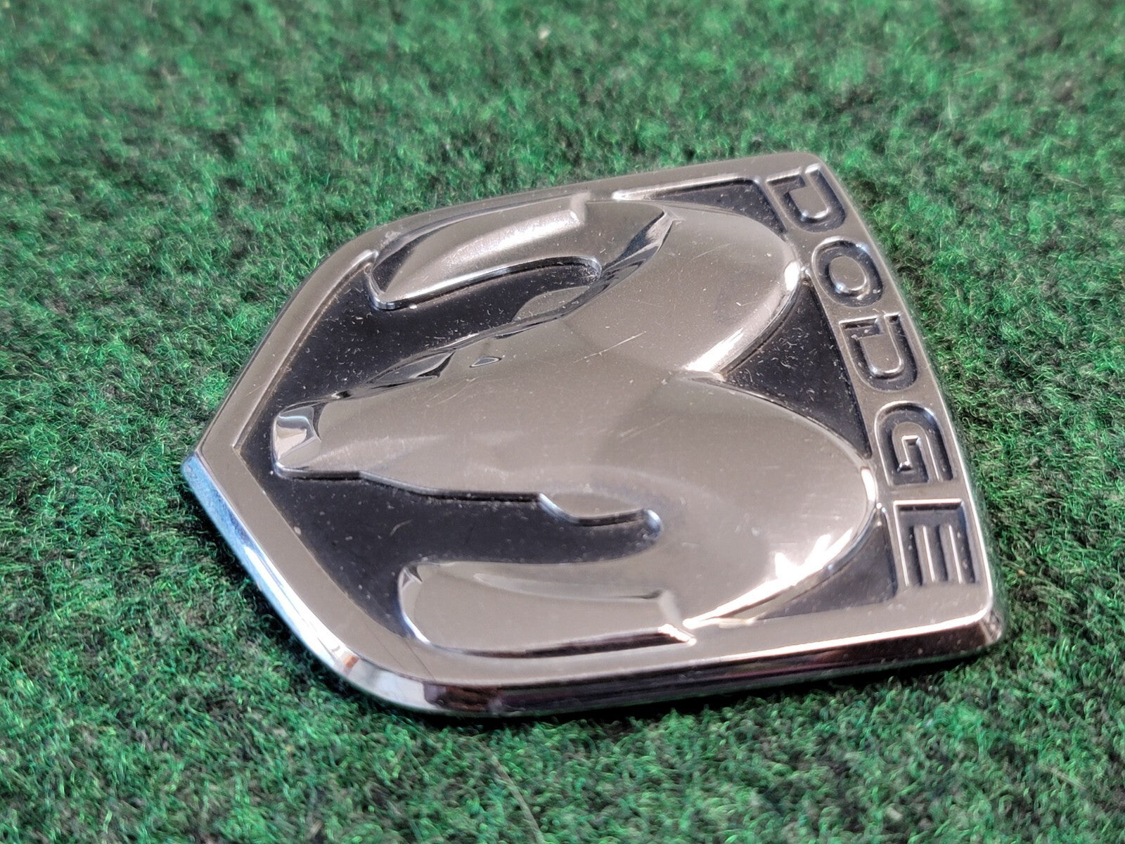 2007 2008 2009 DODGE AVENGER EMBLEM REAR TRUNK LOGO HEAD Badge 05155656AA 7L1