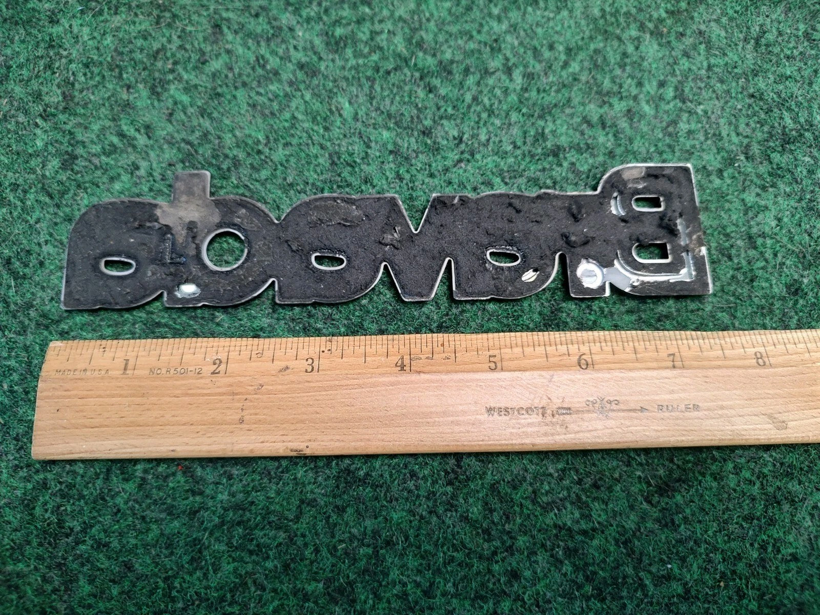 96 97 98 99 00 01 OLDSMOBILE BRAVADA REAR LID SIDE EMBLEM LOGO BADGE Gold 2S2