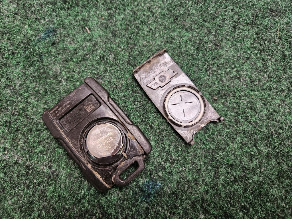OEM CHEVROLET TAHOE SUBURBAN 15-20 ENTRY REMOTE FOB - M3N-32337100 13577766 7S5