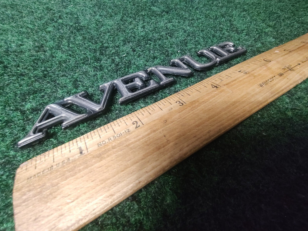 BUICK PARK AVENUE SIDE EMBLEM LOGO BADGE SYMBOL NAME PLATE BADGE 4L4