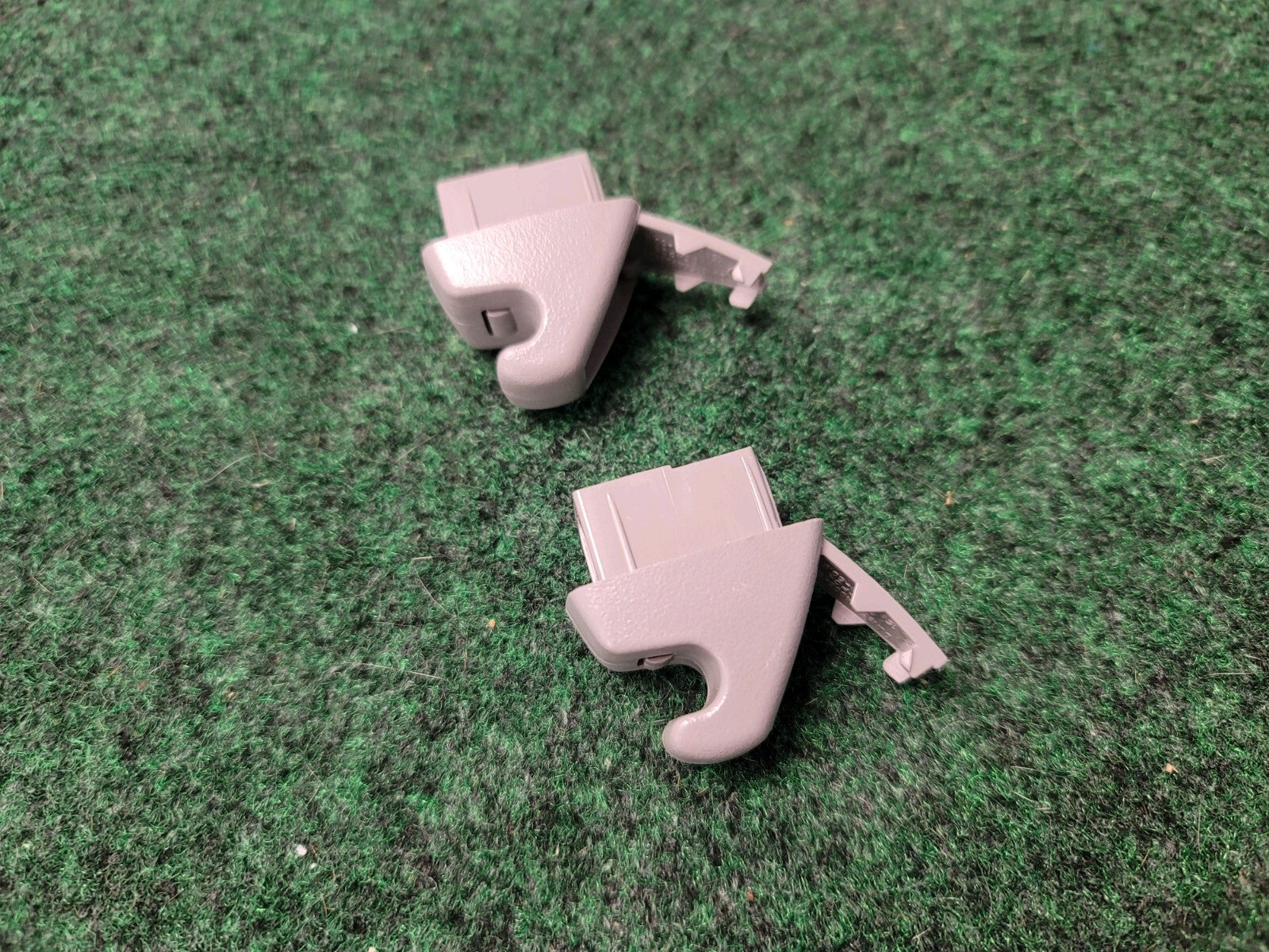 (Set Of 2) GM  Interior Roof Sunvisor Support Clip Part# 13293394 OEM