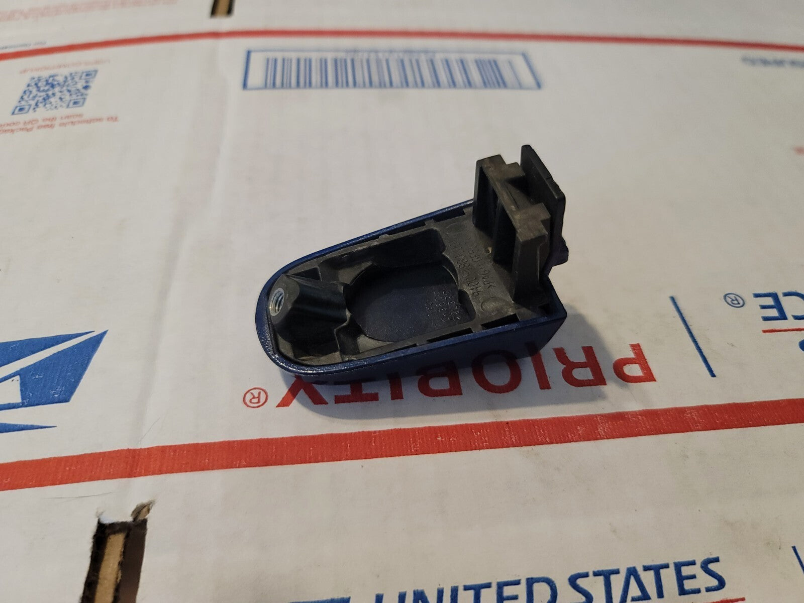 2009-2012 Chevrolet Traverse Exterior Door Handle Cover OEM BLUE 7L3