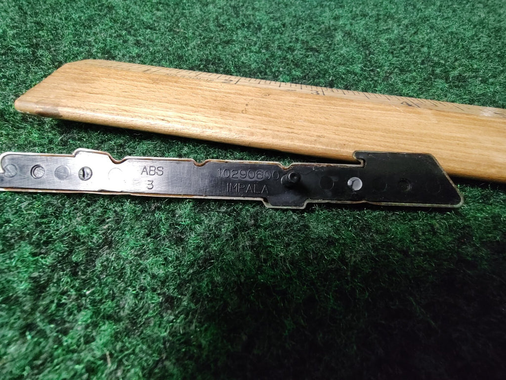 2000-2005 Chevrolet Impala Panel Emblem NAME PLATE BADGE 10290600 OEM 7S1