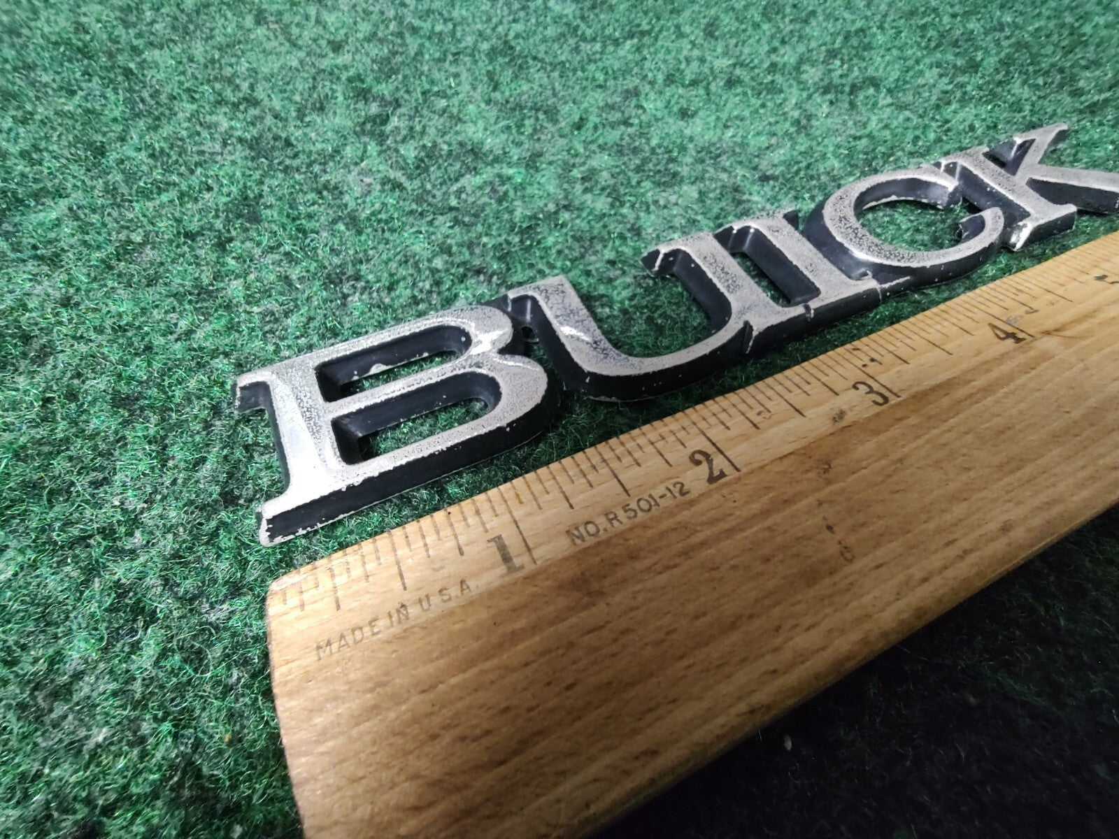 BUICK SIDE EMBLEM LOGO BADGE SYMBOL NAME PLATE BADGE USED 5S4