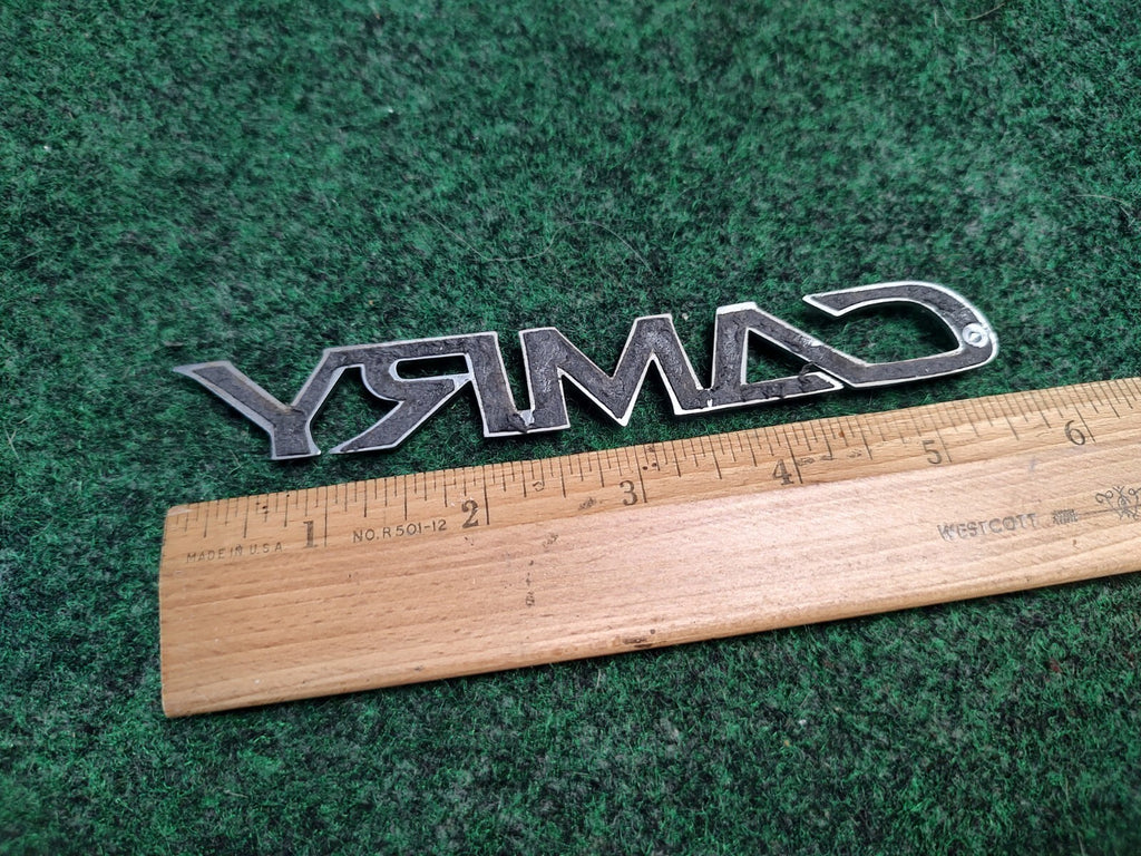 2002-2006 TOYOTA CAMRY CHROME REAR EMBLEM LOGO BADGE NAME PLATE OEM 3S2