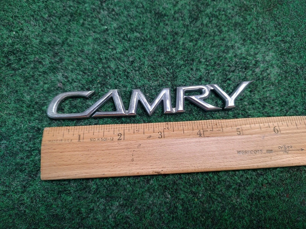 2002-2006 TOYOTA CAMRY CHROME REAR EMBLEM LOGO BADGE NAME PLATE OEM 3S2
