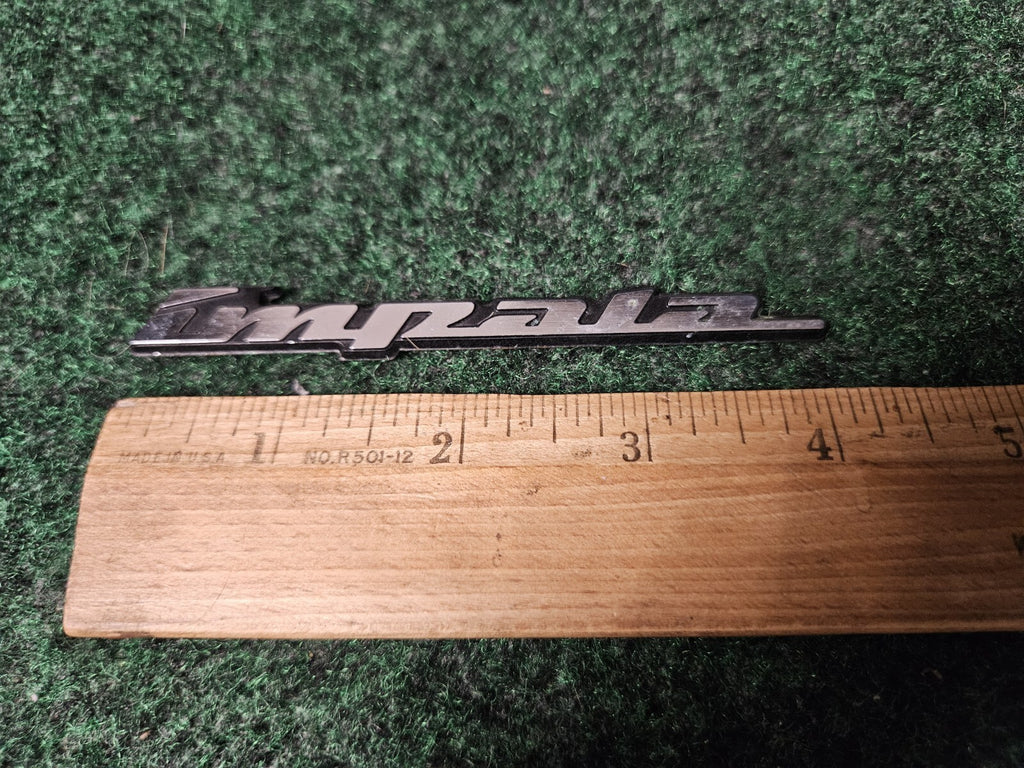 2000-2005 Chevrolet Impala Panel Emblem NAME PLATE BADGE 10290600 OEM 3M3