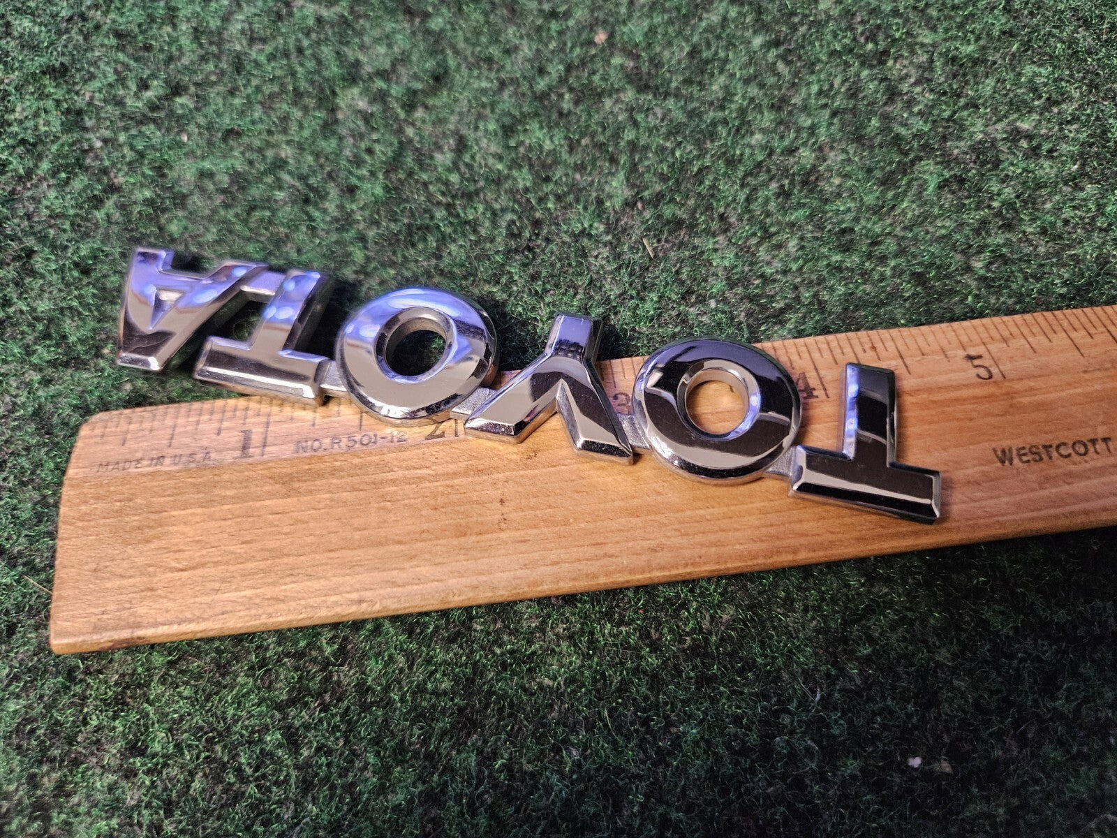 2003-2008 Toyota Matrix Liftgate Emblem Logo OEM 75441-02070 Trunk Rear Oem 5L9