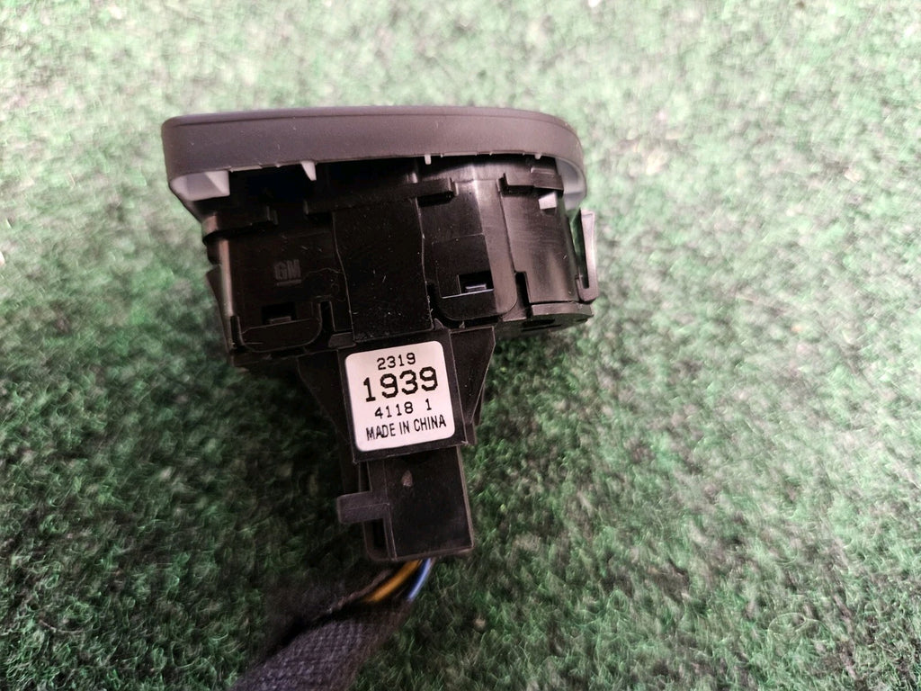 2014 - 2016 Chevrolet Malibu Traction OFF Control Switch Button 23191939 OEM 6M2