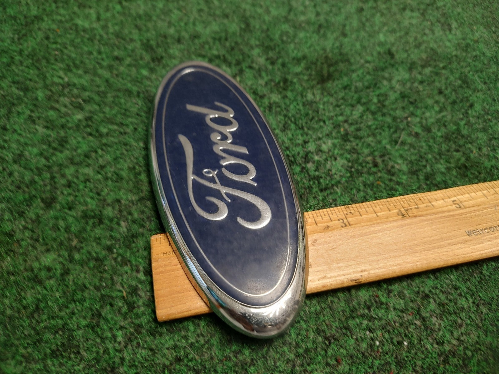 Ford  Blue Oval E-Series & Windstar Grille Emblem Nameplate F8UB-8C020-AA 3S6