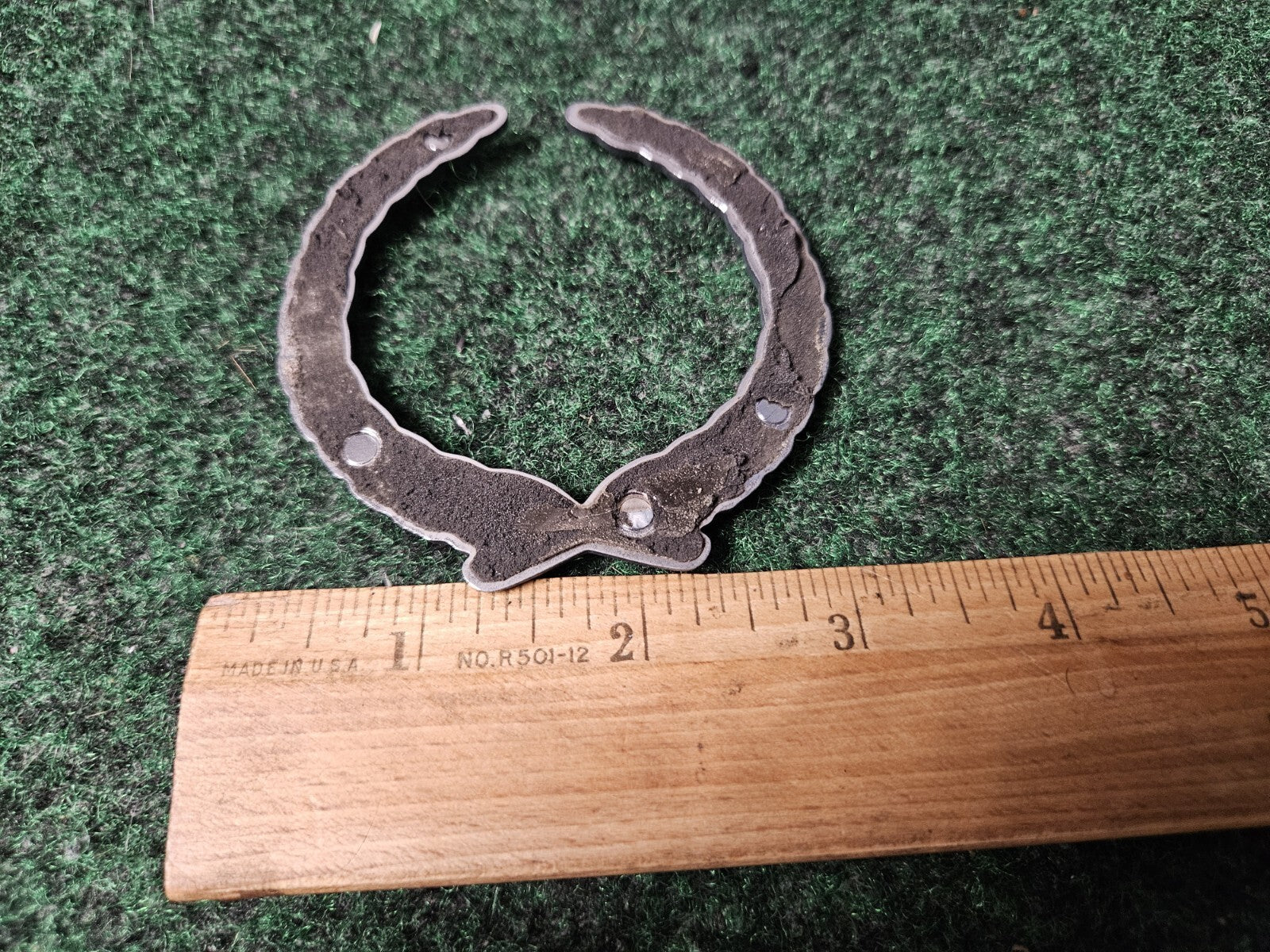 CADILLAC WREATH EMBLEM 00-01 DEVILLE CATERA 00 01 ESCALADE OEM 25676908 3M3