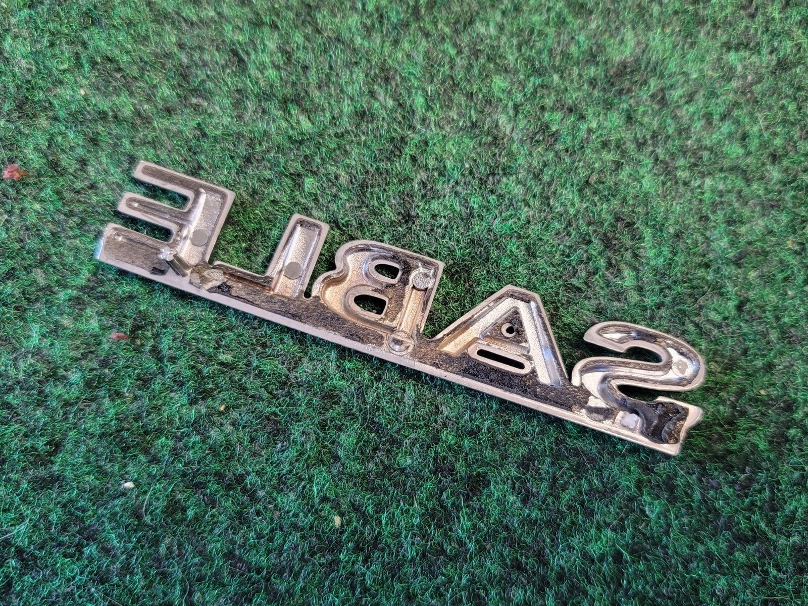 00 01 02 03 MERCURY SABLE REAR GATE LID EMBLEM BADGE SYMBOL LOGO OEM 1M6