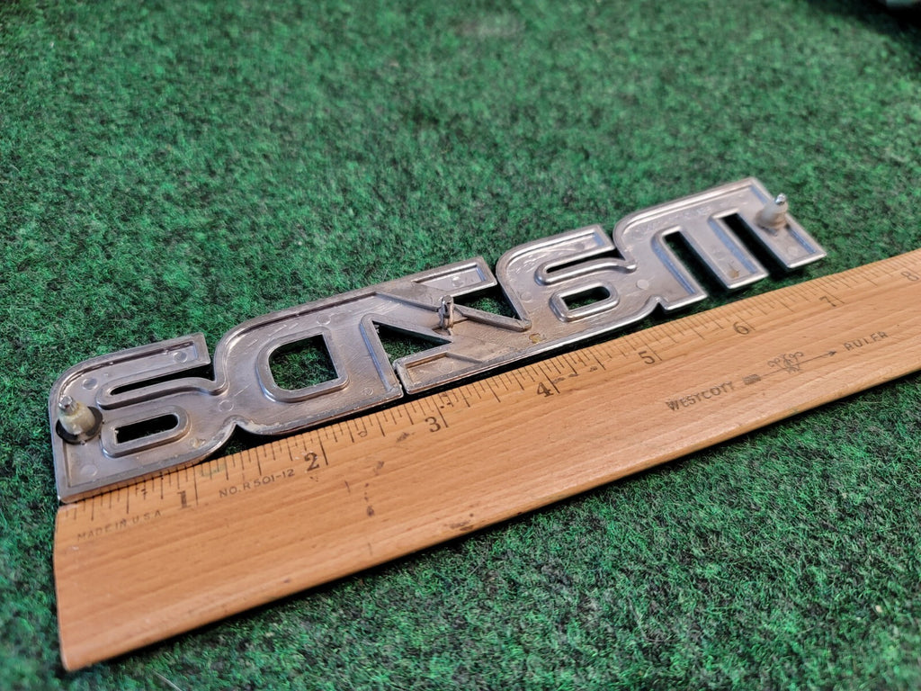 2000-2006 Mazda MPV Rear Emblem Name Plate LC62-51710 1M9