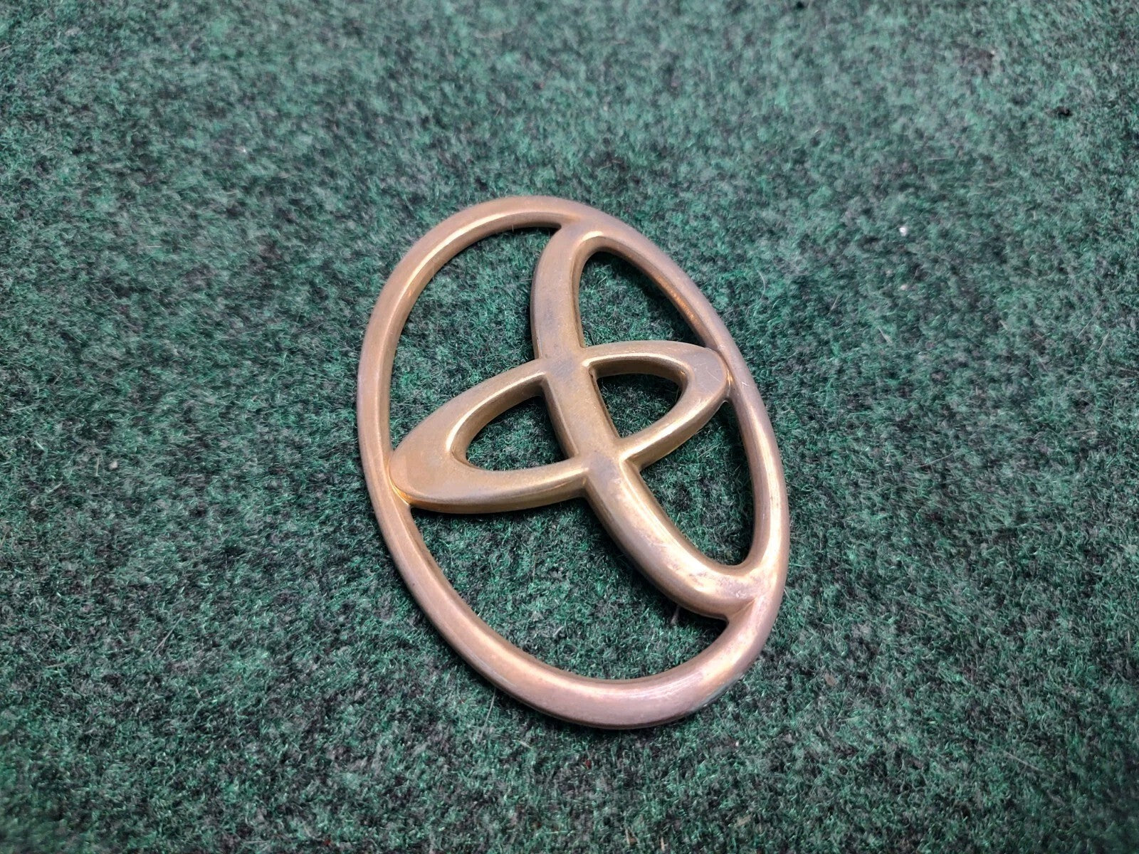 Toyota 1997-2001 Camry Gold Rear Trunk Emblem Badge Logo Name 75441-AA040 2S1