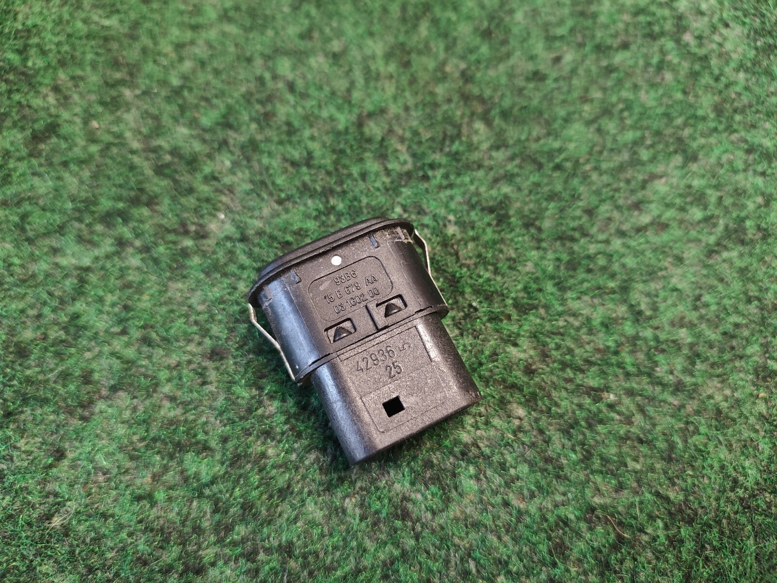 2006 2007 2008 2009 Range Rover Sport Power Seat Switch Control OEM 15B679AA 3L6
