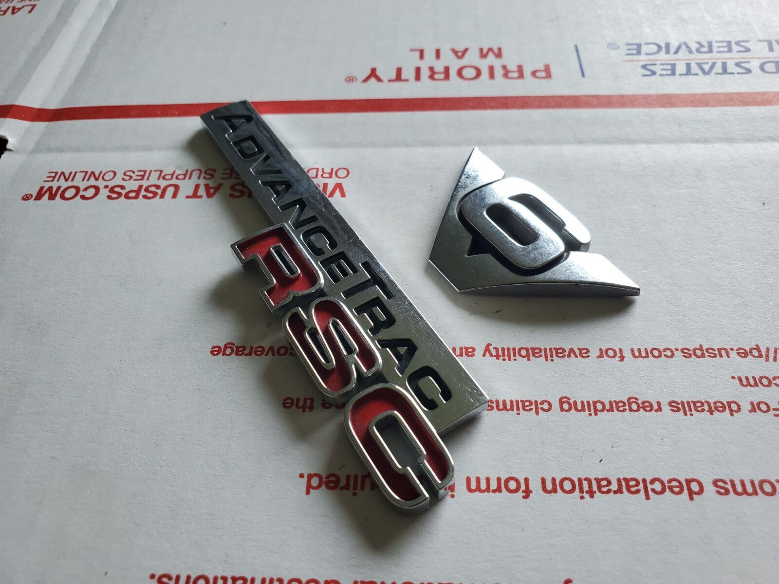 ( Ford Expedtion Explorer Rear Chrome ADVANCE TRAC RSC NAMEPLATE Emblem 3L6 V6