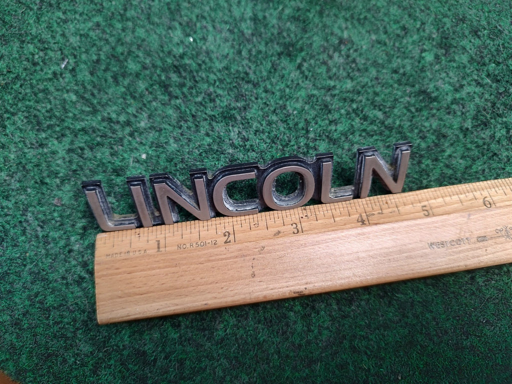 Lincoln OEM  Plastic Emblem Badge Logo Nameplate Name Plate Plastic 3S2