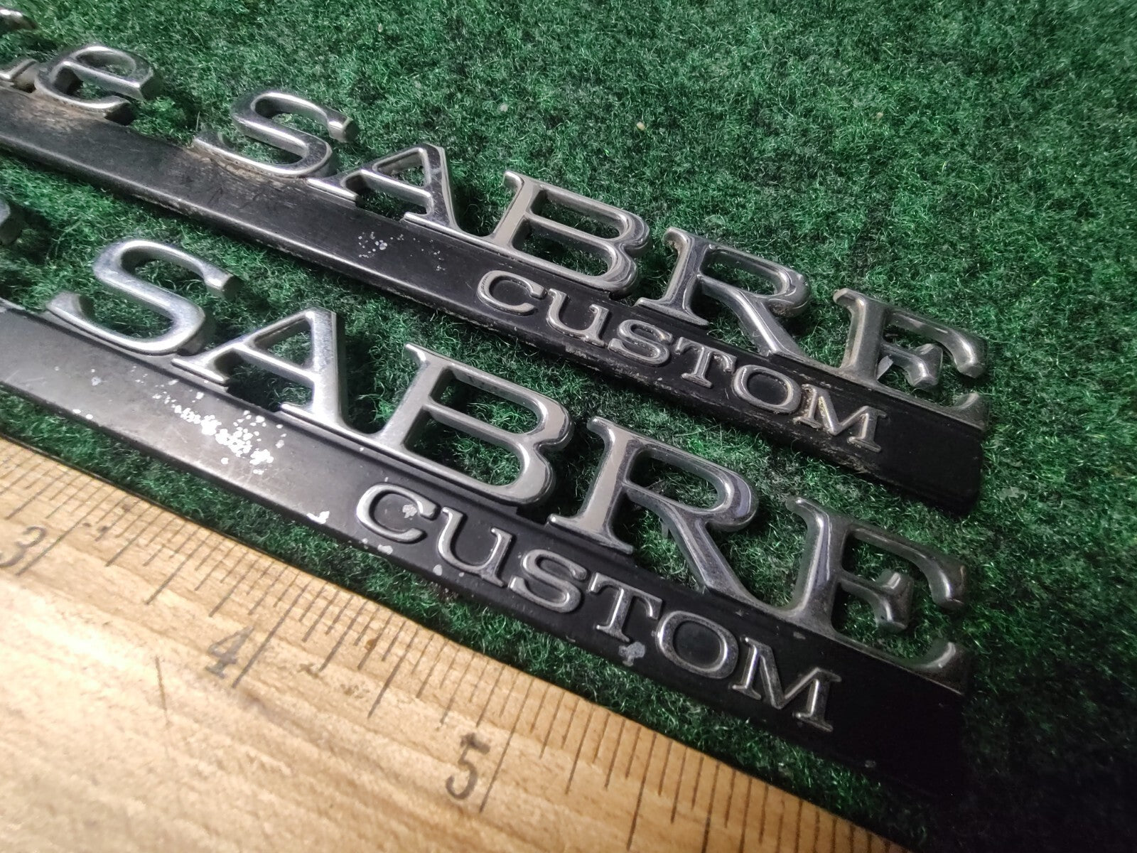 97 98 99 BUICK LESABRE CUSTOM SIDE EMBLEM LOGO BADGE SYMBOL SET USED OEM 1S2
