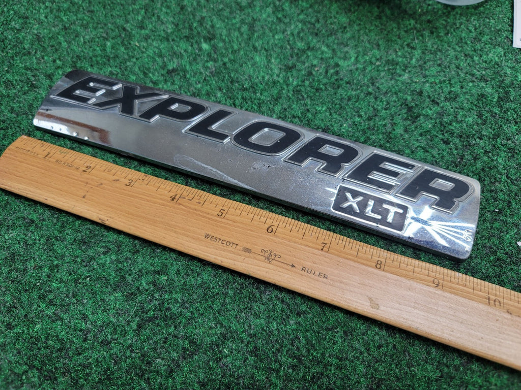 2006-2010 FORD EXPLORER XLT REAR HATCH EMBLEM OEM  6L24-7843156-BA 2M5