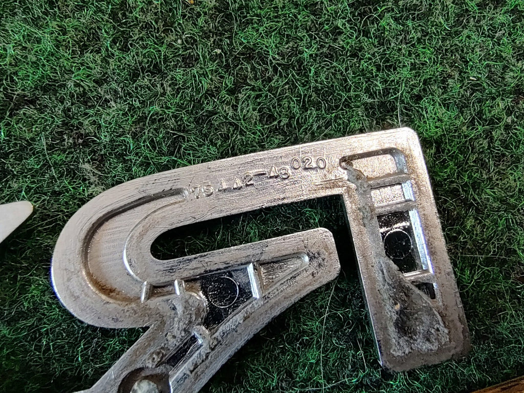 98 99 00 01 02 03 LEXUS RX RX300 BADGE EMBLEM P/N 75442-48020 OEM 3S9