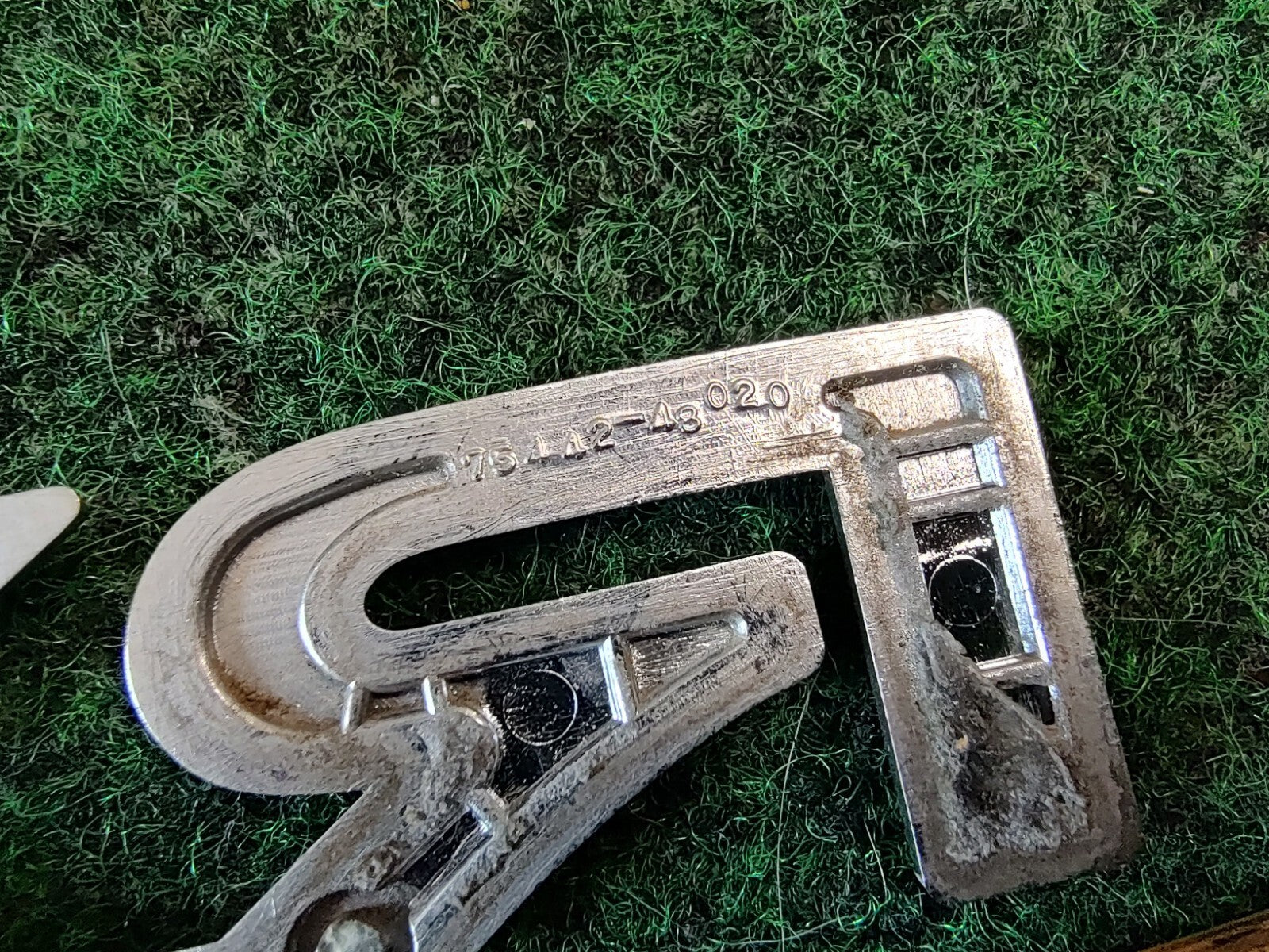98 99 00 01 02 03 LEXUS RX RX300 BADGE EMBLEM P/N 75442-48020 OEM 3S9